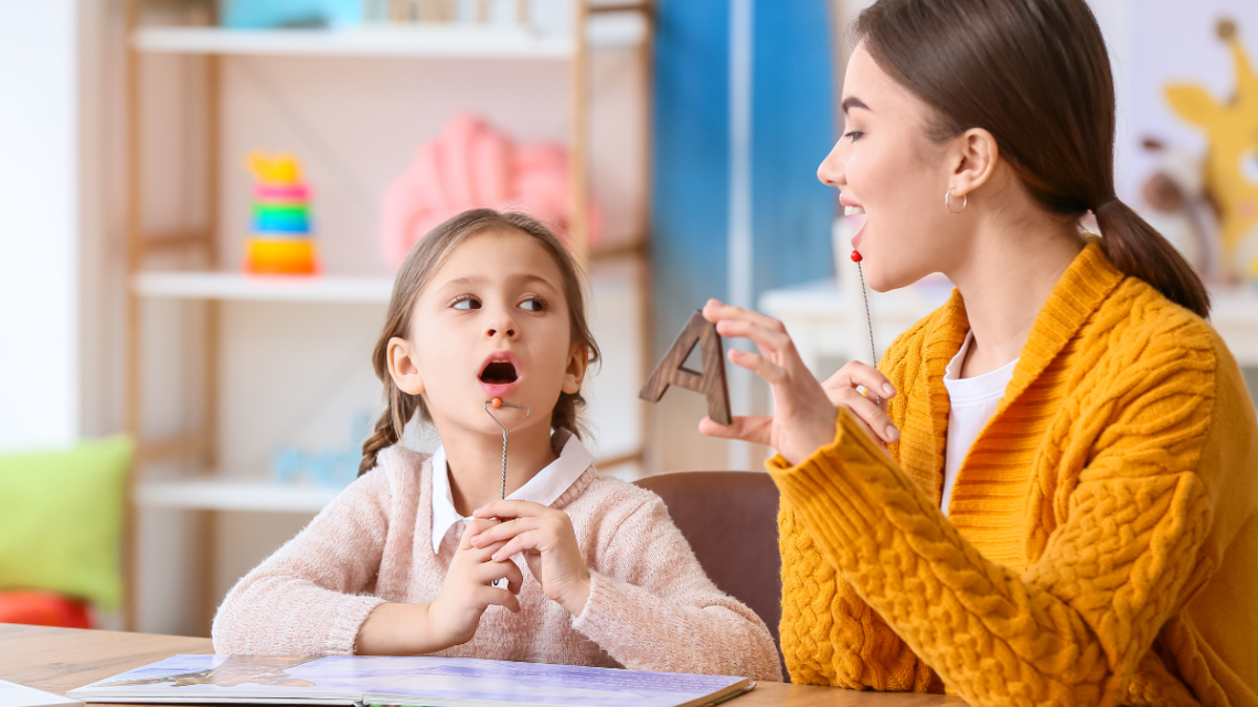 Mio figlio balbetta: balbuzie o normale sviluppo del linguaggio?